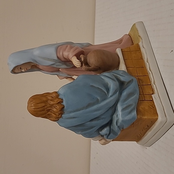 Vintage Home Interior Living Water Figurine - Picture 5 of 16